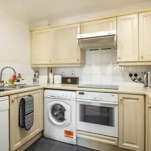 1 Bedroom Flat With Free Parking , London United Kingdom