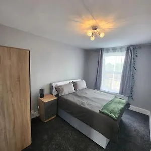  Apartment Comfy 1 Bedroom Flat
